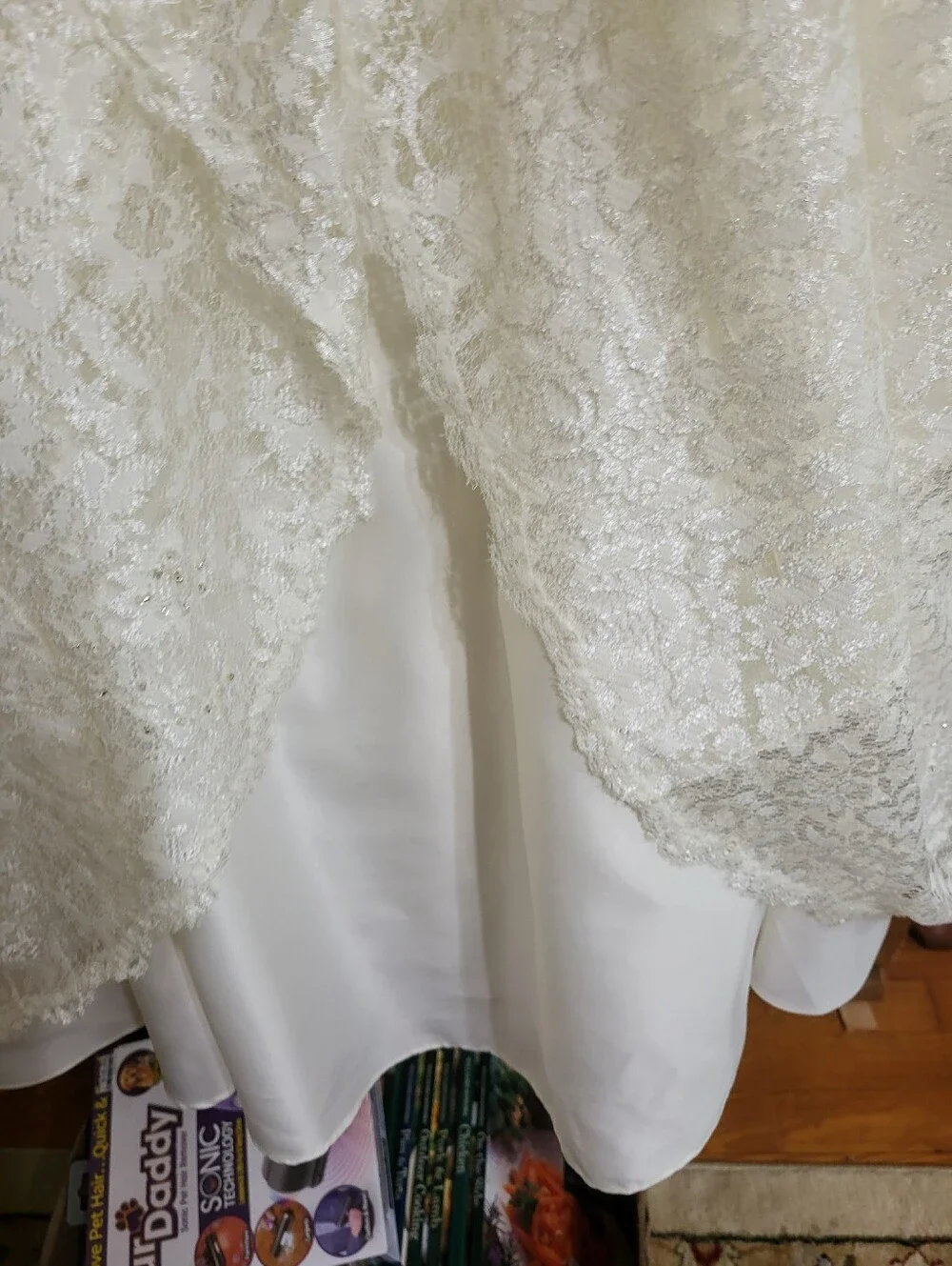 David's Bridal Lace A-Line Wedding Dress With Delicate Cap Sleeves Top - Picture 4 of 10